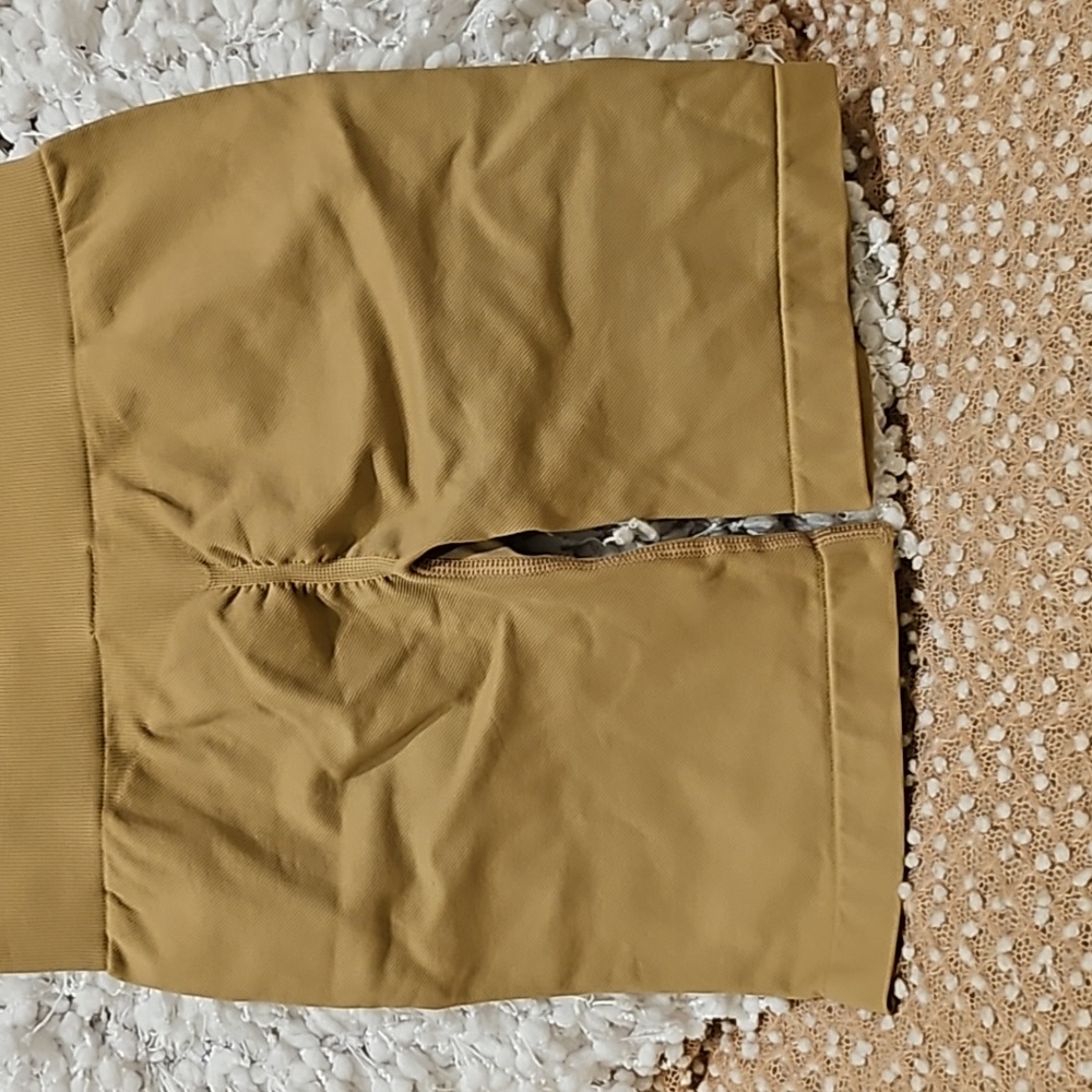 Ilus Label Shorts - Picture 8 of 13